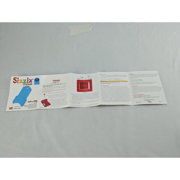 SIZZIX Die 38-1132 Cuts-n-Folds Scallop Pocket Tag Heather Lancaster - Picture 10 of 11